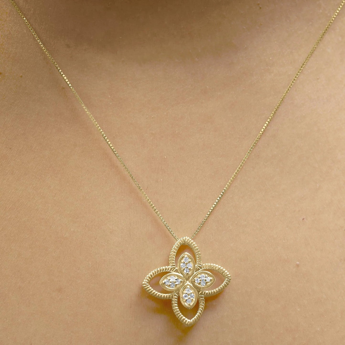 10K Yellow Gold 1/10 Cttw Diamond Floral Motif Pendant Necklace - Inside The Bars