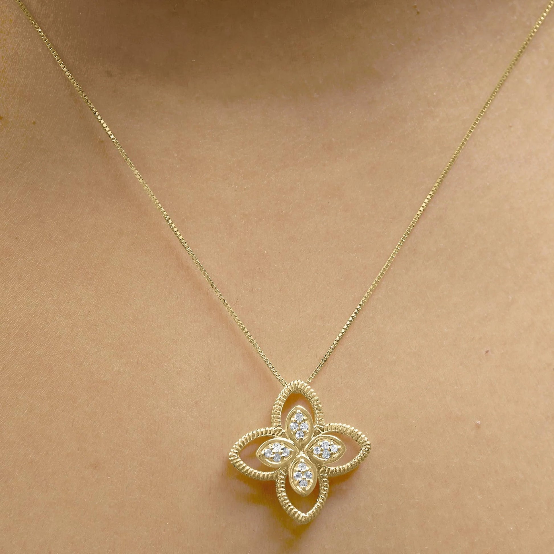 10K Yellow Gold 1/10 Cttw Diamond Floral Motif Pendant Necklace - Inside The Bars