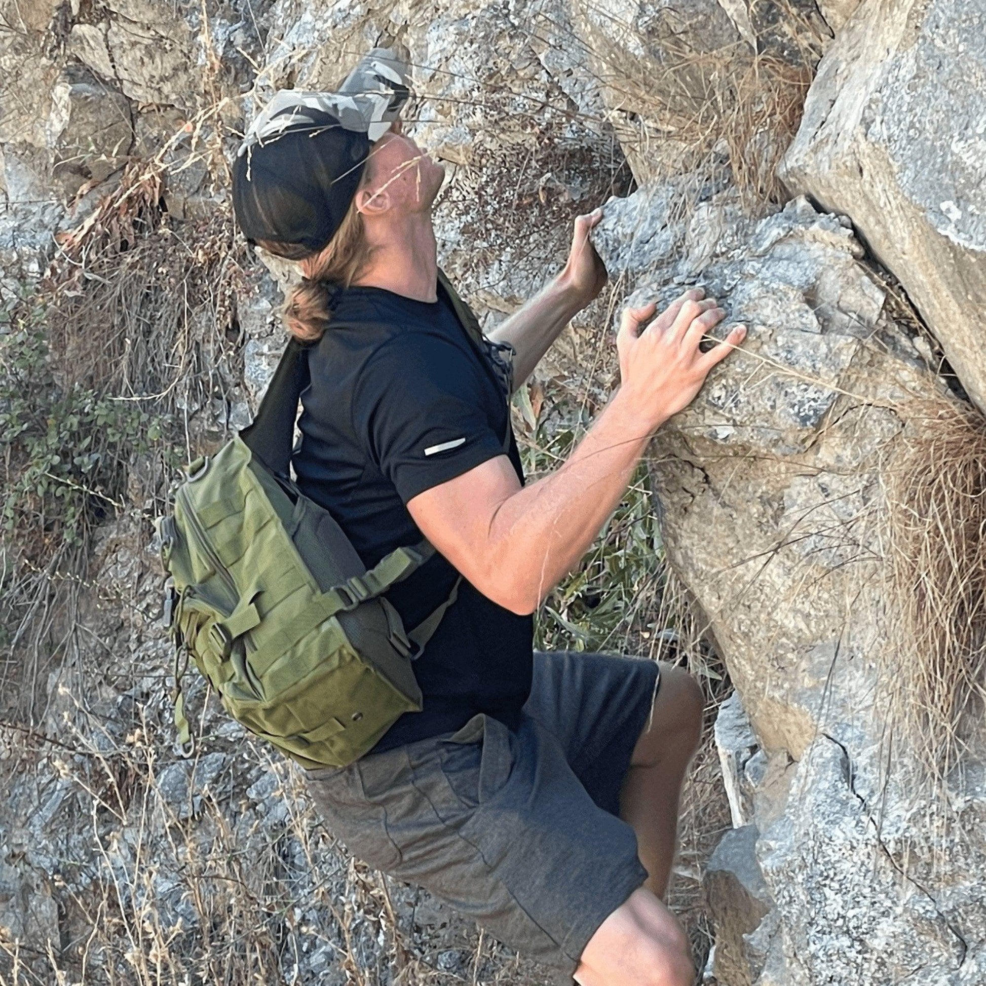 15L Tactical Sling Backpack - Inside The Bars