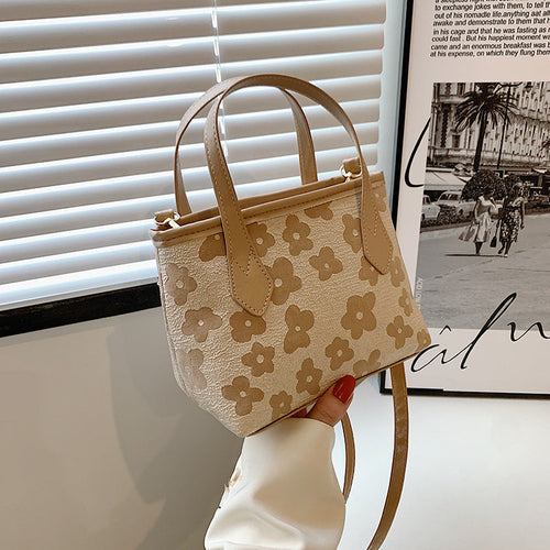 Korean Style Girl Messenger Bag Women's New Trendy Casual Buc