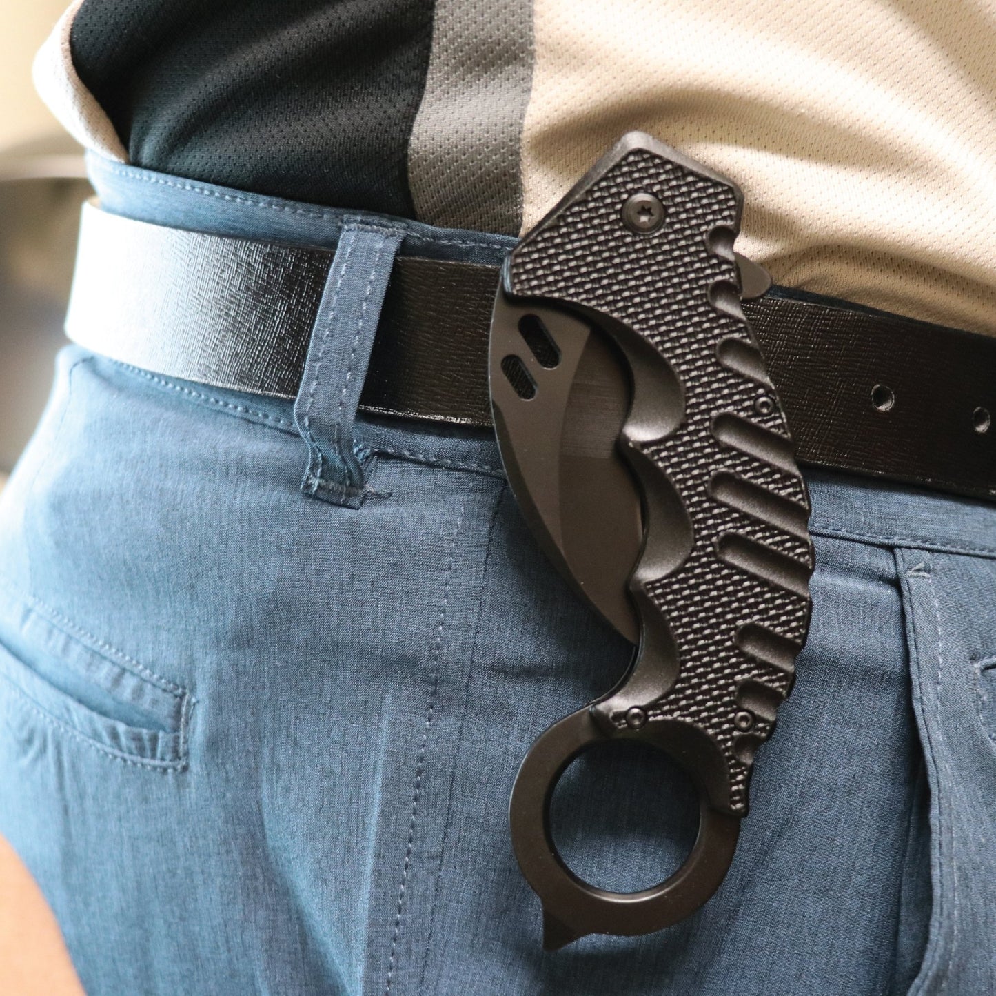 Karambit 5.25" Knife - Inside The Bars