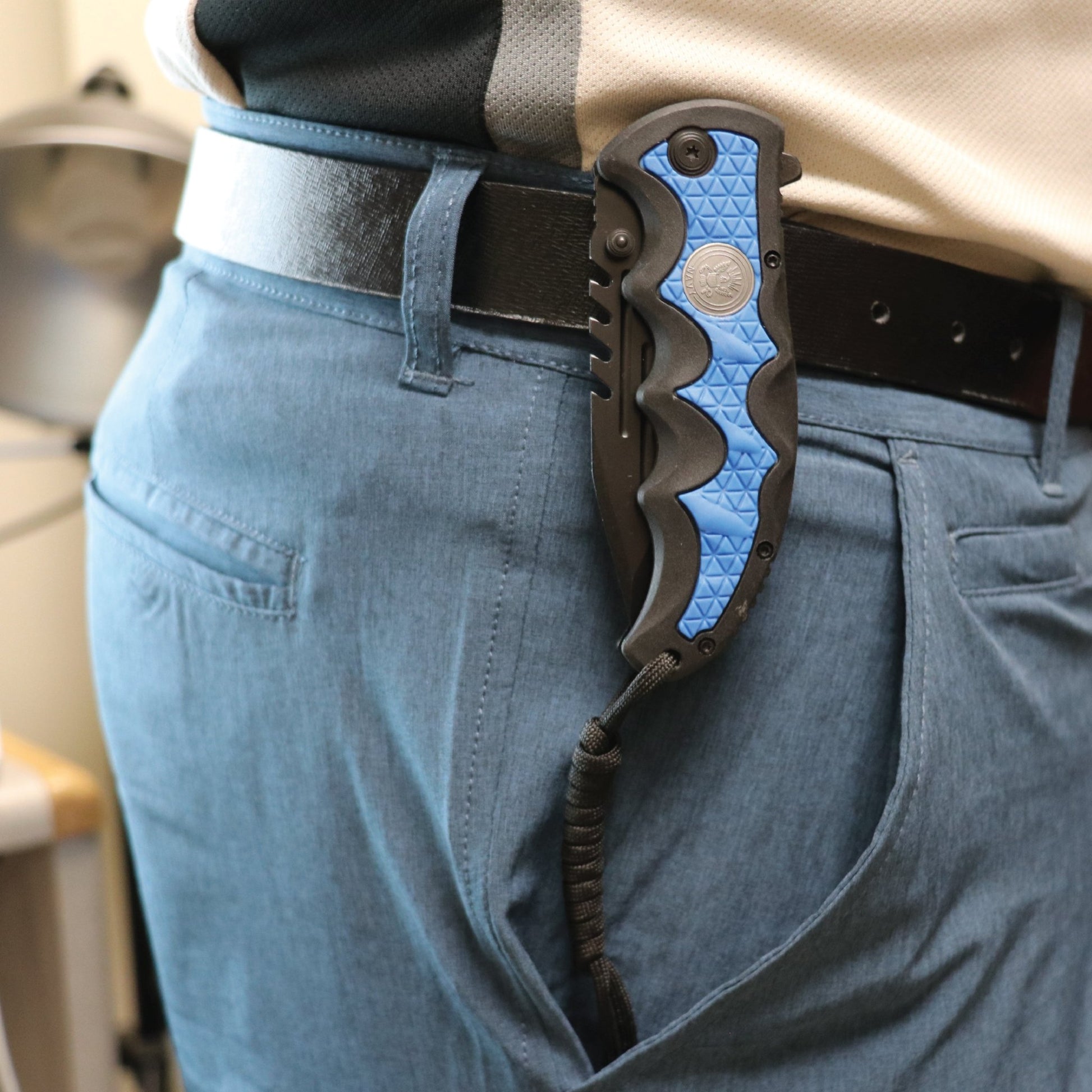 Military Medallion 8.5" Rescue Knife - Inside The Bars